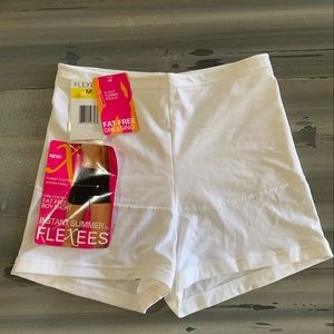Flexees Instant Slim Boy Shorts White Size Medium NWT